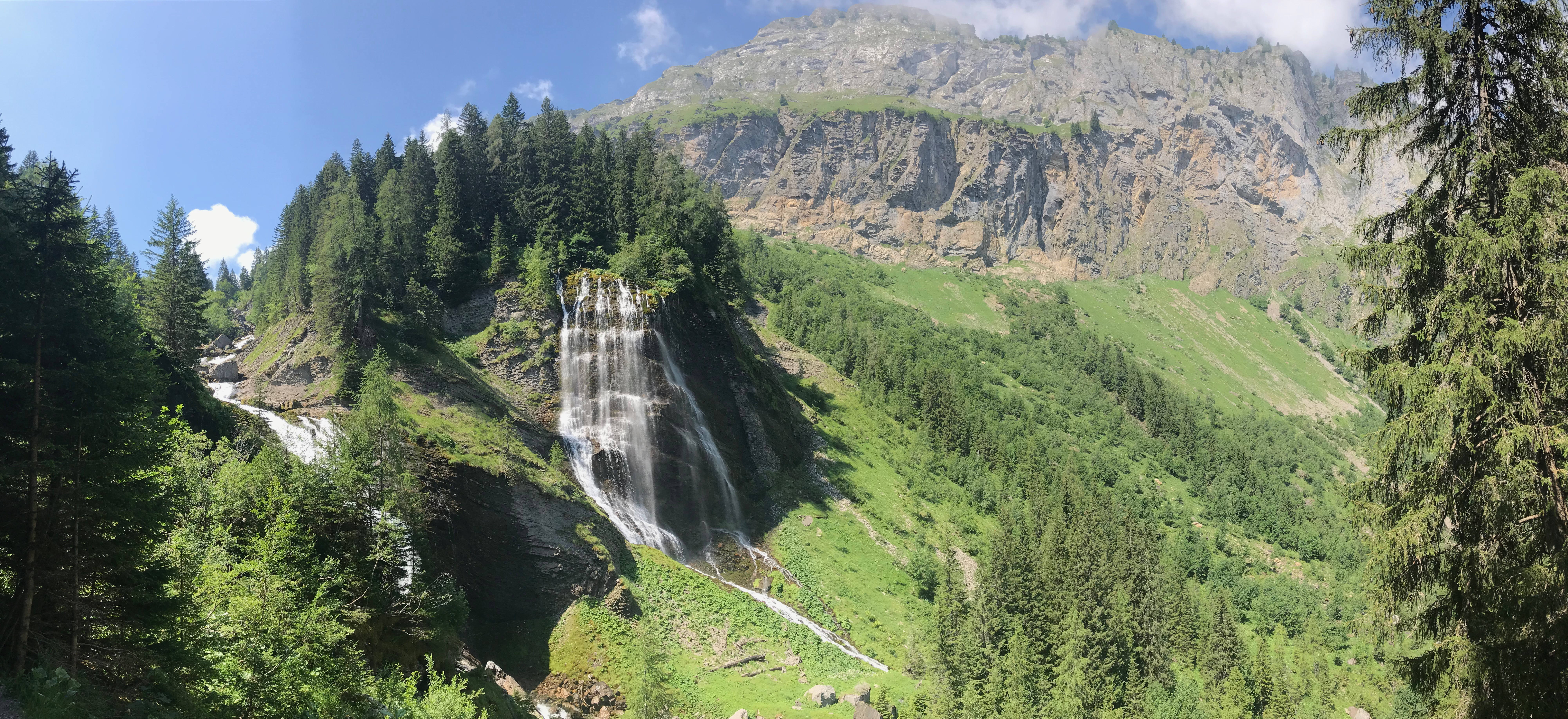 Les cascades de la Pleureuse et de la Sauffaz. Marche et Rêve / Jacky Fabis